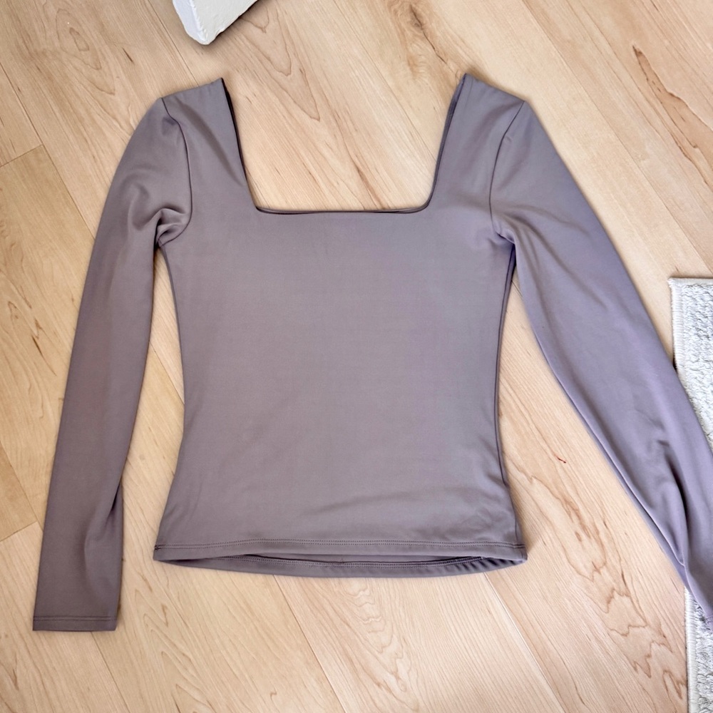 Express Body Contour Square Neck Long Sleeve Compression Top